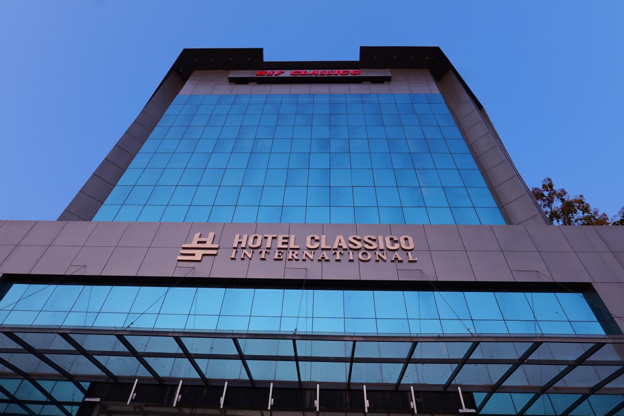 Hotel Classico International Kannangad Экстерьер фото